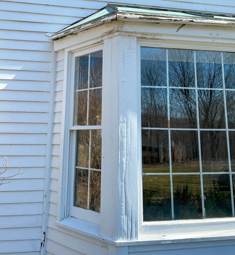 Bay window with rotting trim